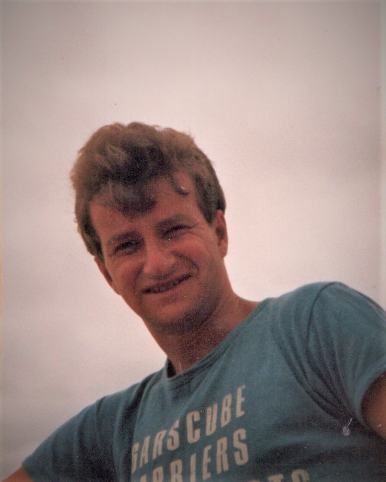 Photo of author in 1981, wearing an athletics club (Garscube Harriers) blue T-shirt.